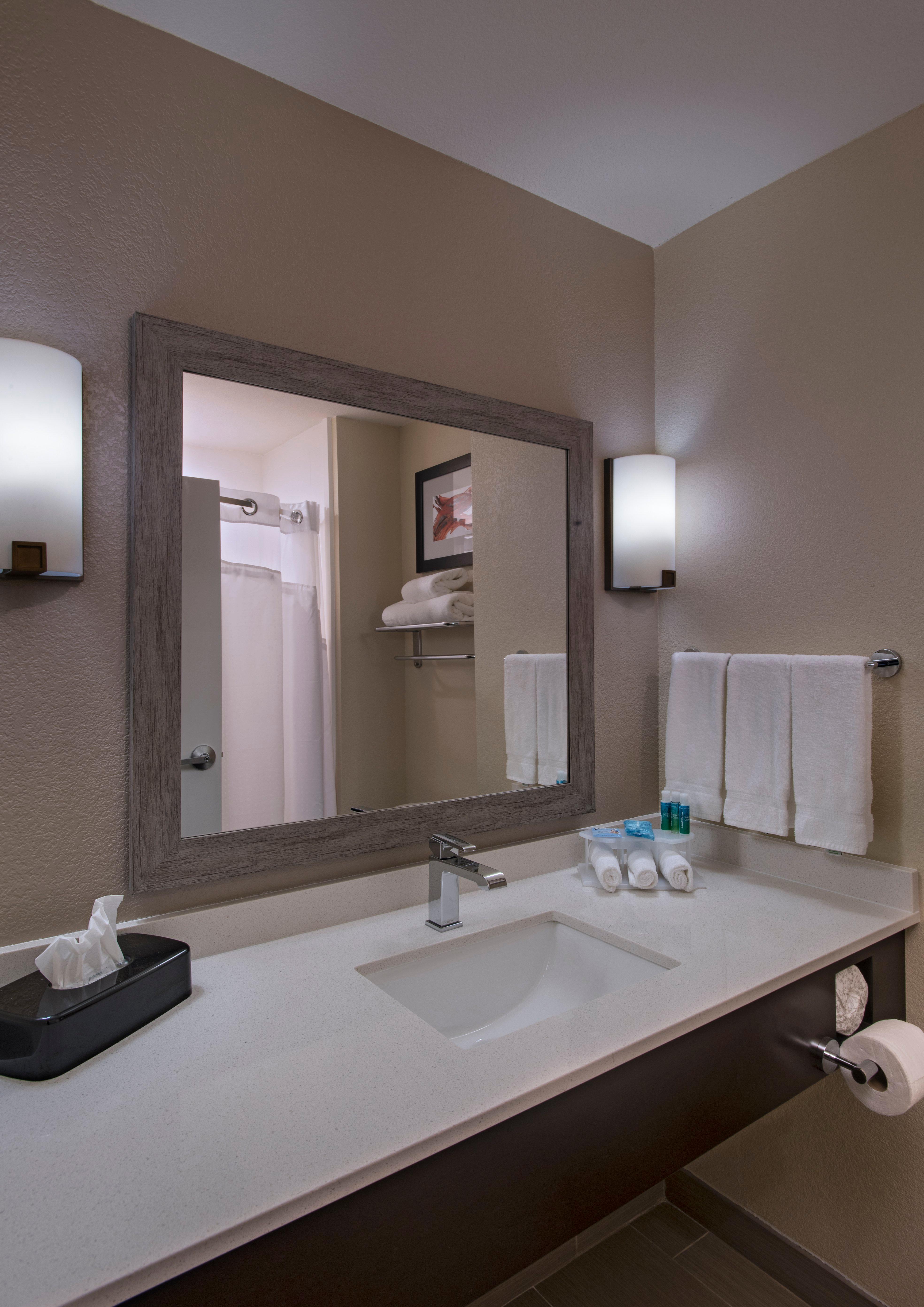 Holiday Inn Express & Suites Austin Nw - Four Points By Ihg Exterior photo