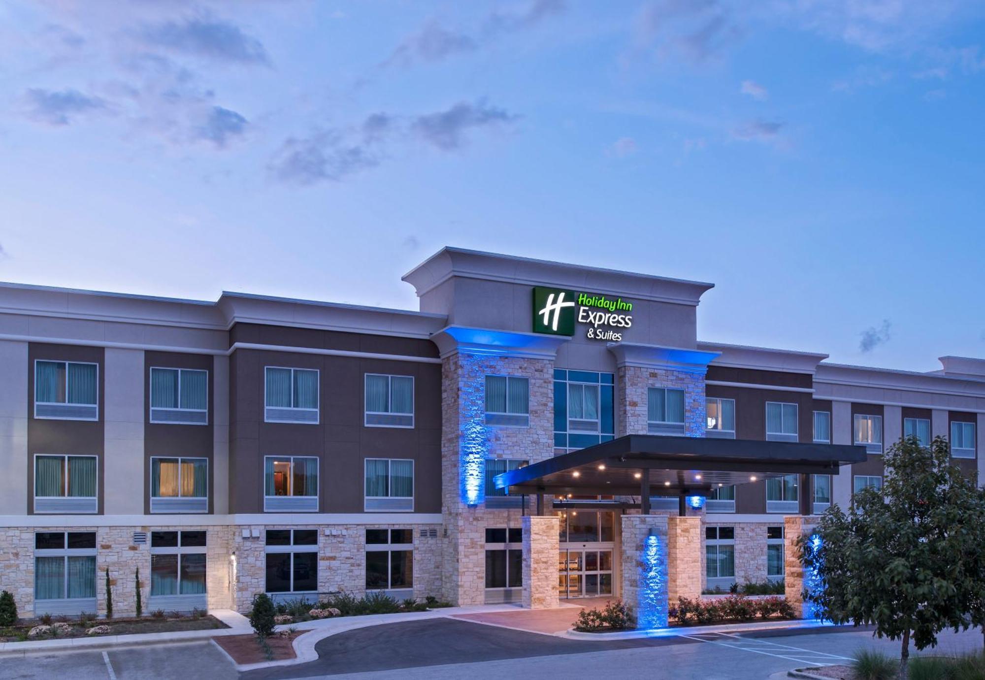 Holiday Inn Express & Suites Austin Nw - Four Points By Ihg Exterior photo
