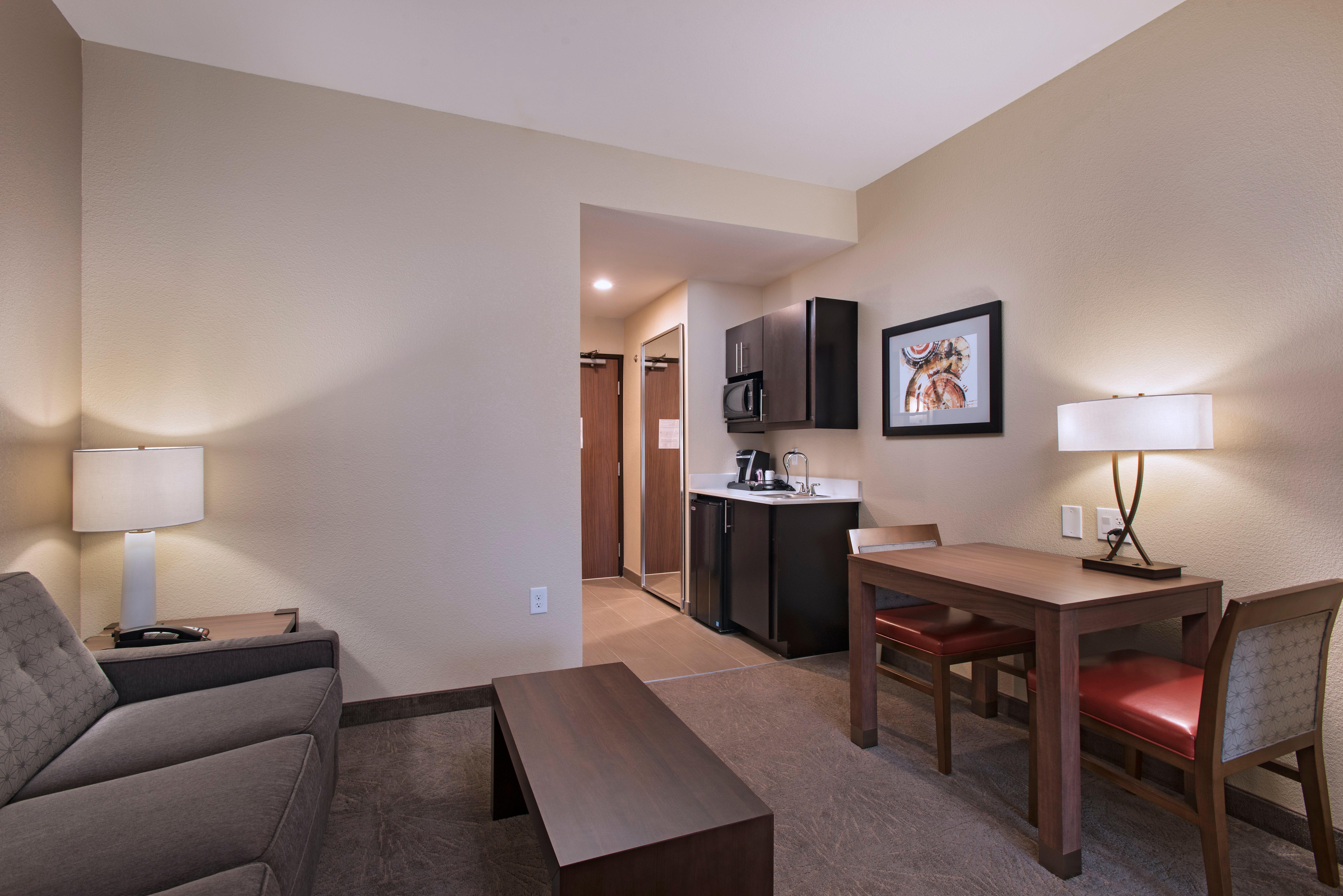 Holiday Inn Express & Suites Austin Nw - Four Points By Ihg Exterior photo