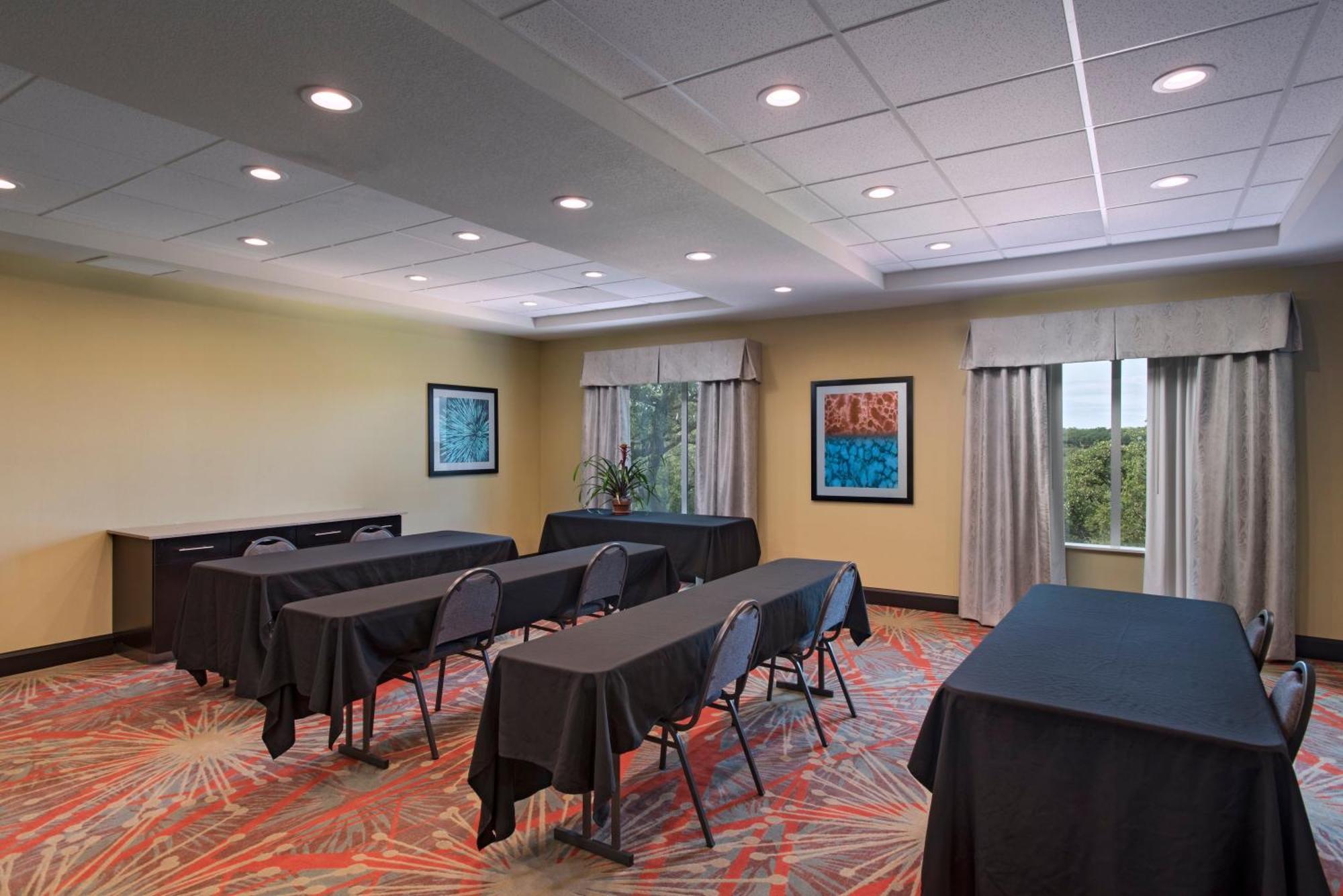 Holiday Inn Express & Suites Austin Nw - Four Points By Ihg Exterior photo