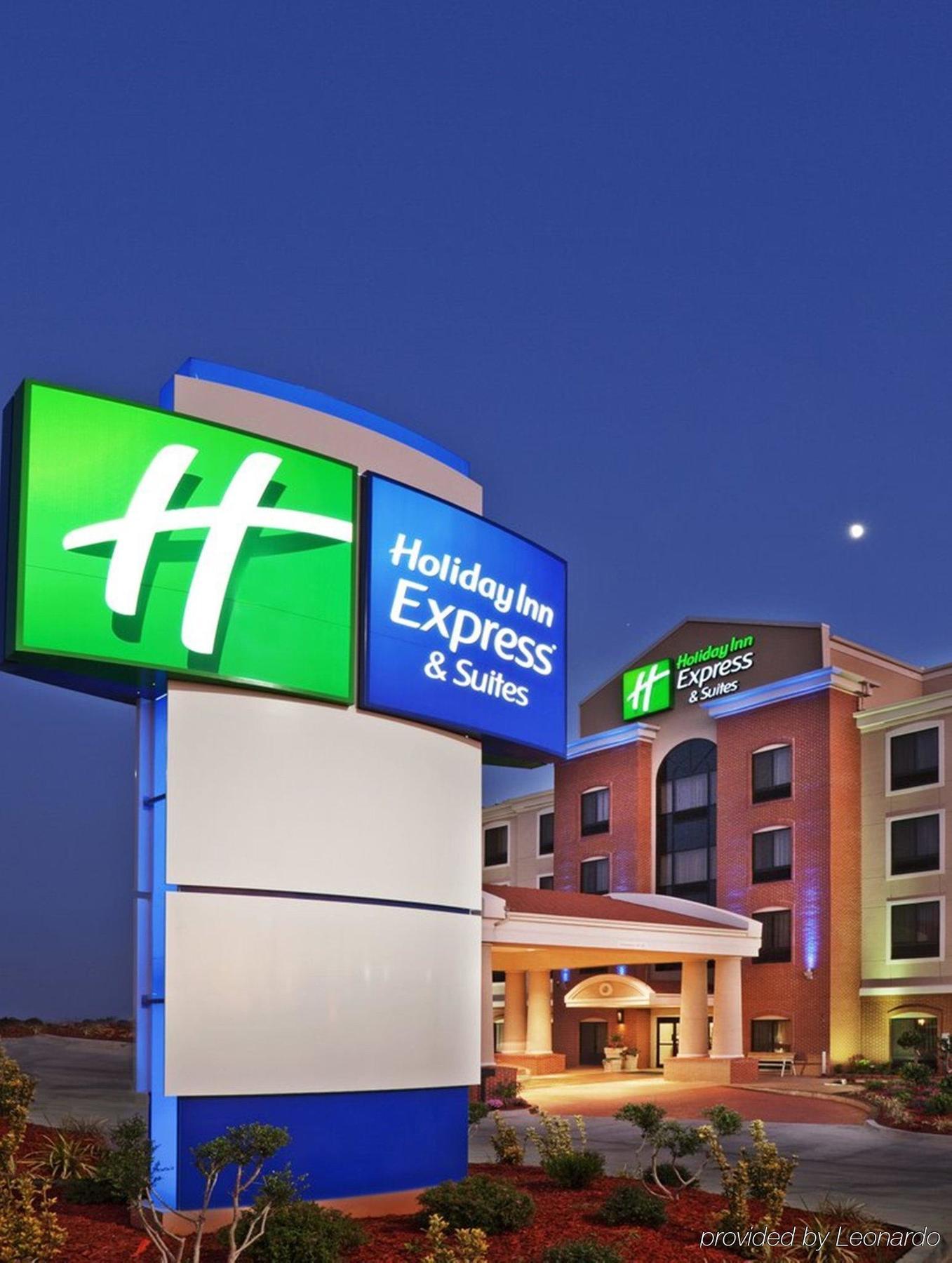 Holiday Inn Express & Suites Austin Nw - Four Points By Ihg Exterior photo